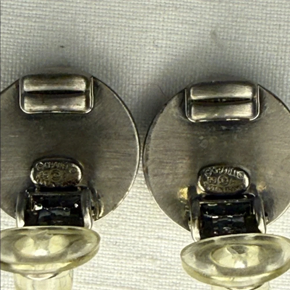 Chanel Vintage Clip-On Earrings Gold Tone 14mm With Box EUC